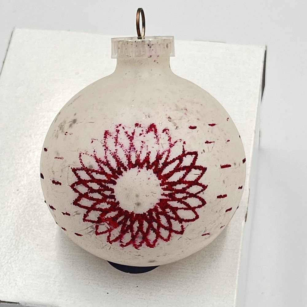 VTG Unsilvered Round Glass White Red Christmas Ornament MCM Austria Geometric - Picture 2 of 4